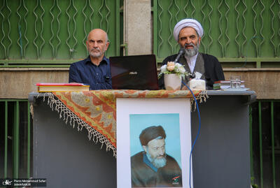سروش محلاتی پشت سنگر شهید بهشتی پنهان شده
